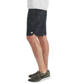 Vuori Men's Banks Shorts Black Camo