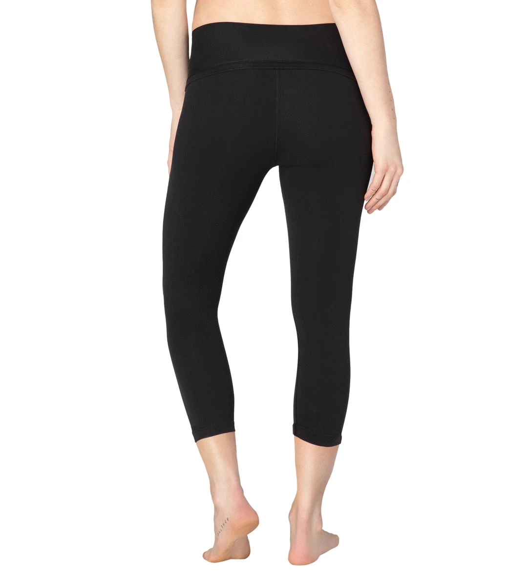 Beyond Yoga Supplex Love The Bump Capri Maternity Leggings Jet Black - Image 2