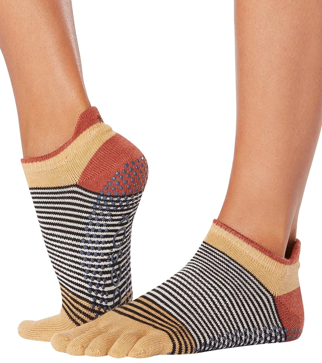 Toesox Low Rise Full-Toe Yoga Grip Socks Composition